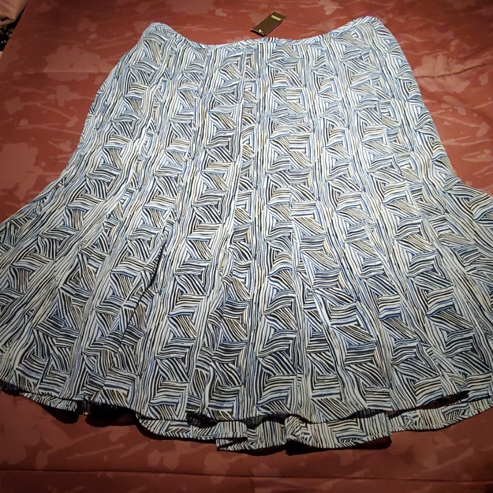Cute skirt brand new